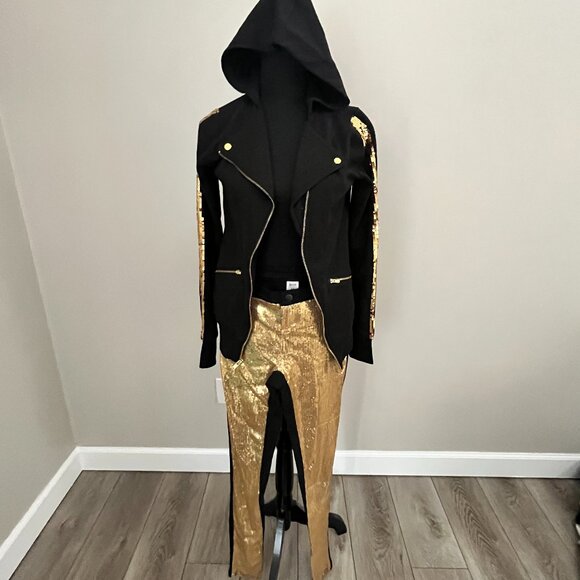 BLACK AND GOLD Pants and hoodie - Picture 1 of 8